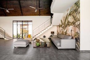 Splendid Private Villa, 4 BR, Canggu With Staff