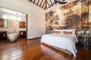 Splendid Private Villa, 4 BR, Canggu With Staff