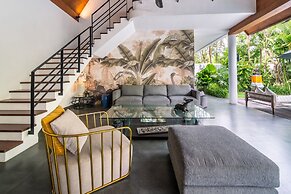 Splendid Private Villa, 4 BR, Canggu With Staff