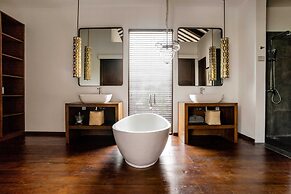 Splendid Private Villa, 4 BR, Canggu With Staff