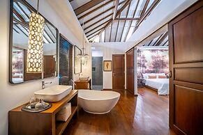 Splendid Private Villa, 4 BR, Canggu With Staff