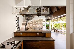 Splendid Private Villa, 4 BR, Canggu With Staff