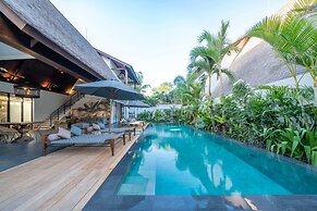 Splendid Private Villa, 4 BR, Canggu With Staff