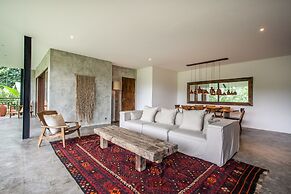 Exceptional 2 BR Suites in Ubud Hidden Gem
