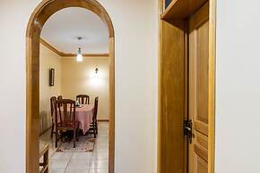 Lovely Apartment With View Sleeps 2 to 4