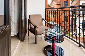 Spacious Apartment in Secure Resort, 4-6 People