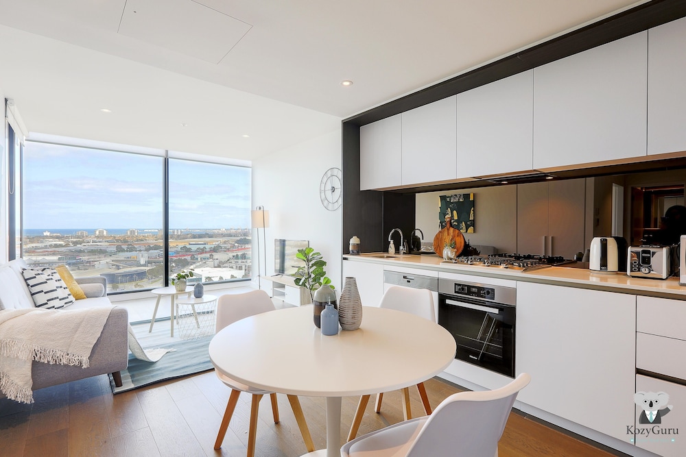 KOZYGURU Docklands Cozy Water View 1BED
