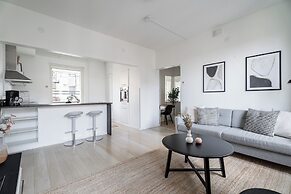 1BR Penthouse with Sauna & Private Rooftop Terrace