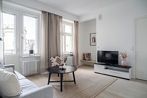 1BR Penthouse with Sauna & Private Rooftop Terrace
