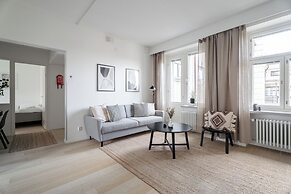 1BR Penthouse with Sauna & Private Rooftop Terrace