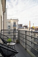 1BR Penthouse with Sauna & Private Rooftop Terrace