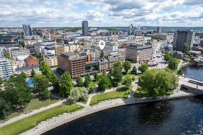 1BR Penthouse with Sauna & Private Rooftop Terrace
