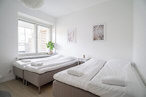1BR Penthouse with Sauna & Private Rooftop Terrace