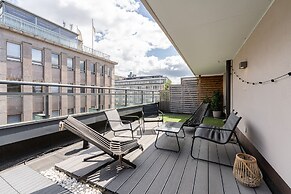 1BR Penthouse with Sauna & Private Rooftop Terrace