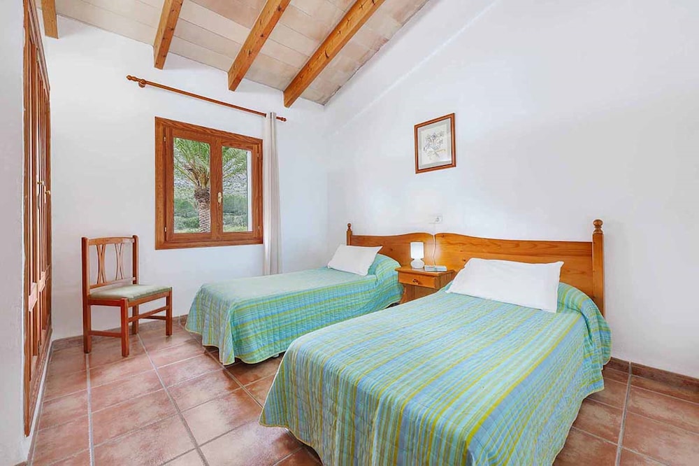 Villa - 4 Bedrooms with Pool and WiFi - 108751