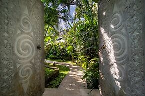 Magical Jungle Villa, 4 BR, Ubud With Staff