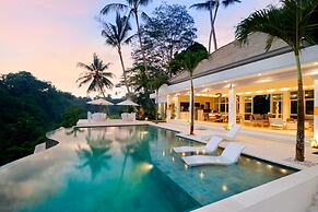 Limitless Jungle Villas Complex, 5 BR, Ubud With Staff