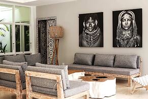 Limitless Jungle Villas Complex, 5 BR, Ubud With Staff
