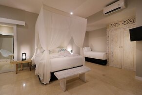 Limitless Jungle Villas Complex, 5 BR, Ubud With Staff