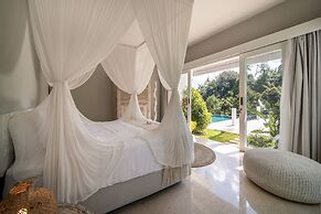 Limitless Jungle Villas Complex, 5 BR, Ubud With Staff