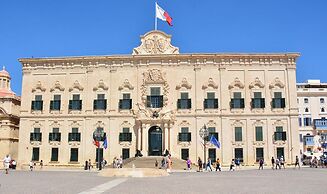 Central and Cosy 2BR Apartment in Valletta