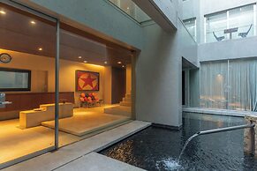 Azabu Modern House