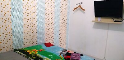 Studio Room Apartment Aeropolis by Rusdi