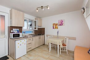 Apartments Lovro