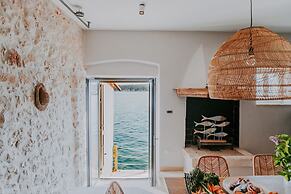 Seafront Palazzo Rovinj With Private sea Access