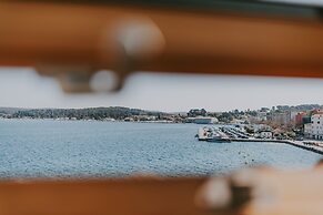 Seafront Palazzo Rovinj With Private sea Access