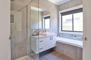 Indulge Luxury Homes - Dockside Marina