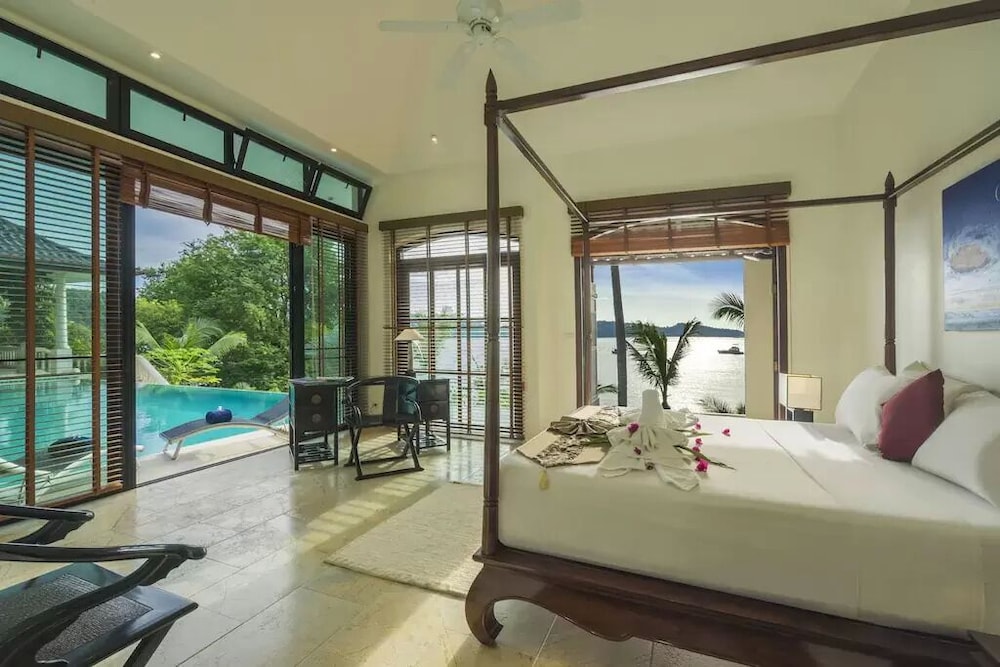 Luxury Private Beachfront Haileng Villa