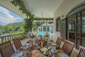 Luxury Private Beachfront Haileng Villa