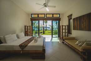 Luxury Private Beachfront Haileng Villa