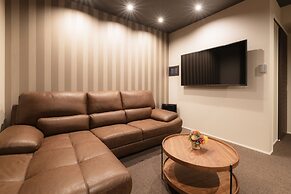 GRAND BASE Hakata Premium