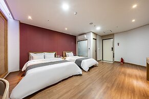 Golden Business Hotel