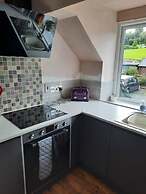 3 Bed Barn - Sleeps up to 6 - Parking - Wifi