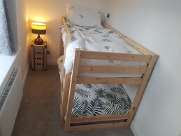 3 Bed Barn - Sleeps up to 6 - Parking - Wifi