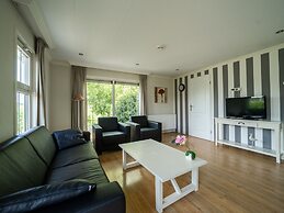 Well-kept Chalet not far From the Biesbosch