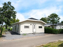 Well-kept Chalet not far From the Biesbosch