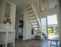 Modern, Spacious, Detached Holiday Home, Near Alkmaar