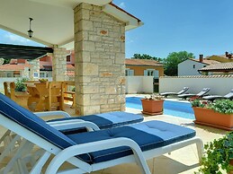 Rustic Villa in Vodnjan With Private Pool