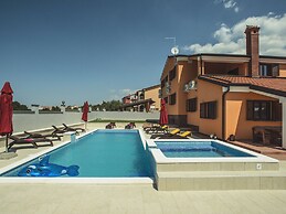 Villa in Pula With sea Beach