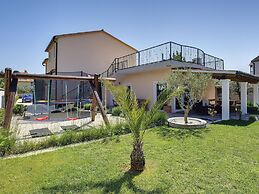 Holiday Home in Medulin With Private Pool