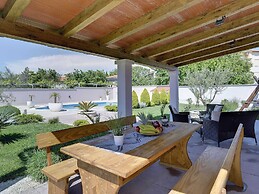Holiday Home in Medulin With Private Pool