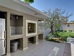 Holiday Home in Medulin With Private Pool