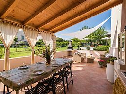 Apartment With Private Pool in Pula