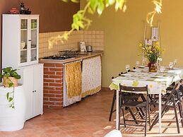 Apartment With Private Pool in Pula