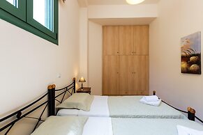 Secluded Villa w Private Pool, Children Play Area, Pool Table, BBQ & S