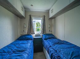 Well-maintained Chalet Near Biesbosch